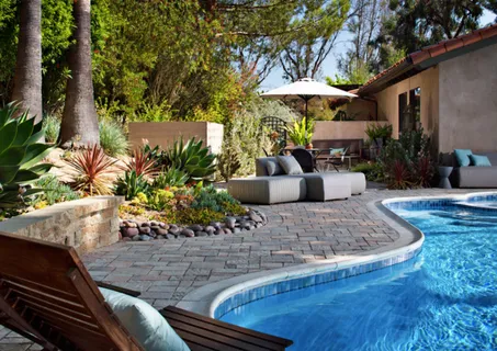 夏季游泳池背景