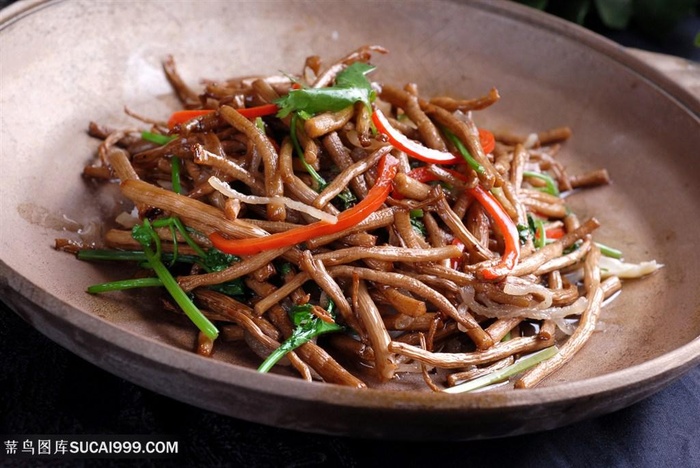 飘香茶树菇中华美食摄影图