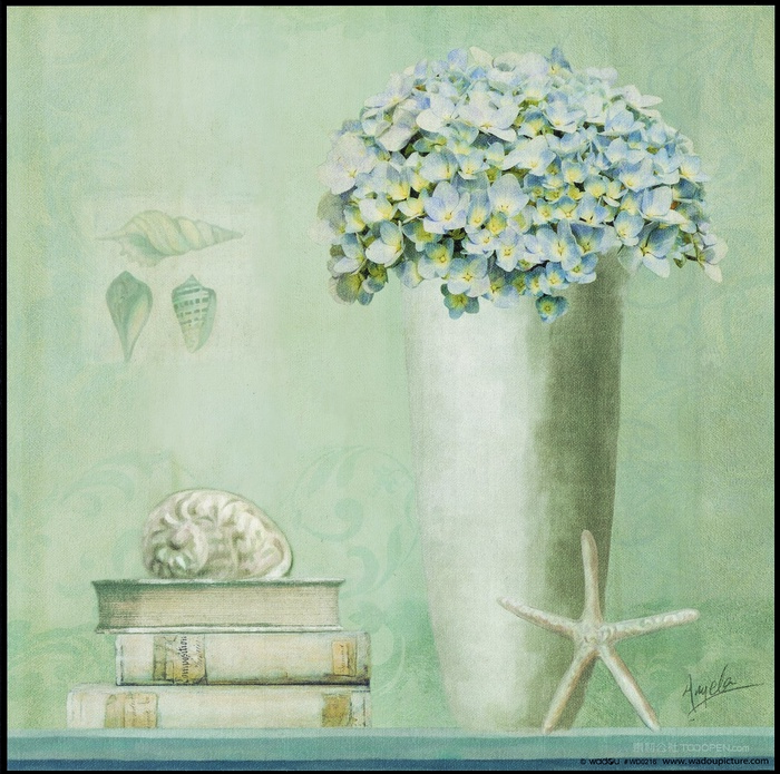 唯美蓝色小花瓣花瓶书本插画