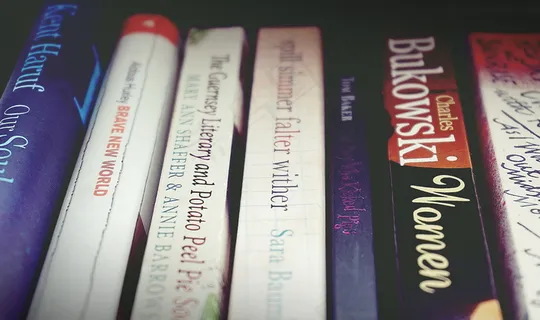 书籍唯美意境高清图片