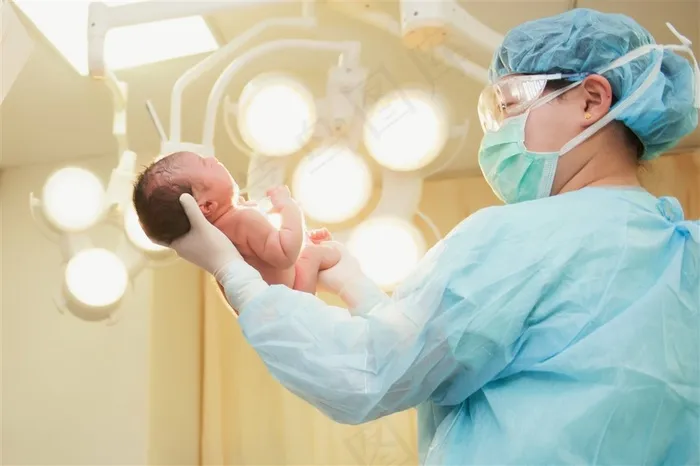 新生儿出生时刻