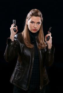 高清手枪美女图片下载