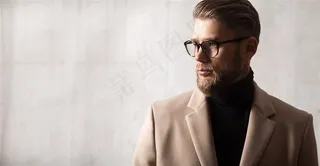 戴眼镜的外国男子高清摄影图片