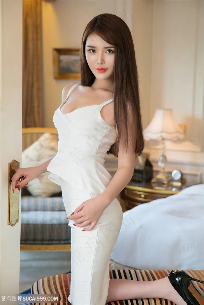 高清漂亮的美女陈宇曦室内写真图片