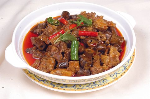 红汤烟笋牛腩 红汤烟笋牛腩