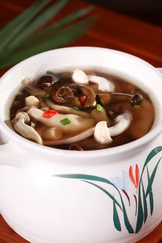 *松茸八菌汤 (4)