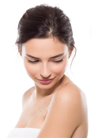 裸露着肩部的美女模特高清图片