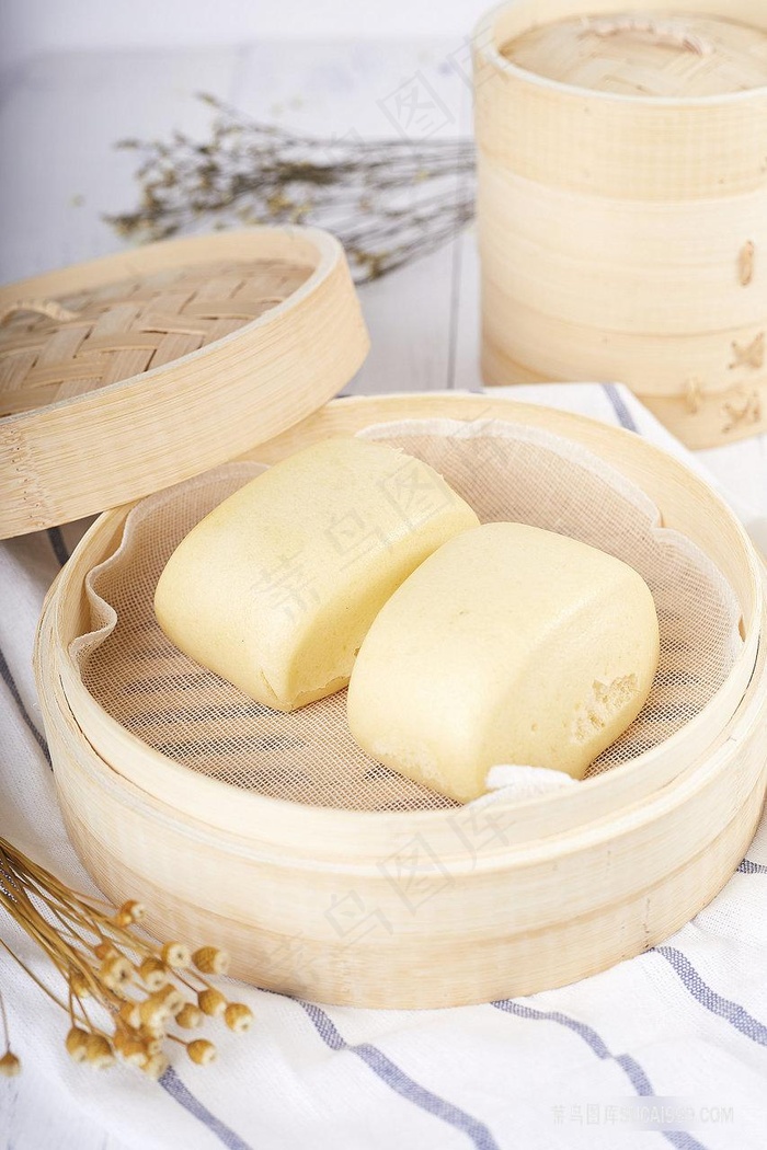 笼屉里的大馒头