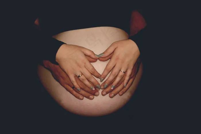 孕妇肚子特写图片