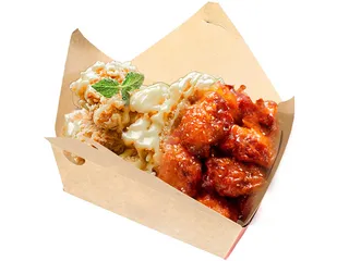 32 双拼炸鸡 （芝士沙拉 甜辣）