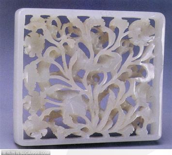 传统工艺-镂空雕刻的菊花花纹玉器