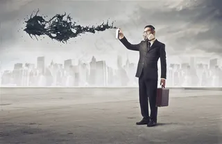 带着面具的男人