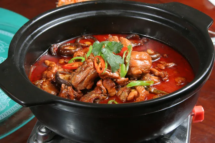 山菌煨鸡块26元