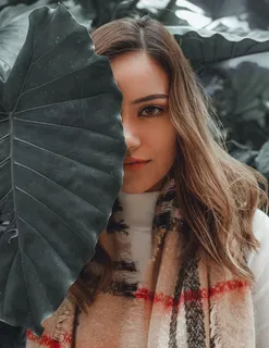 气质美女半边脸头像图片 气质美女半边脸头像图片