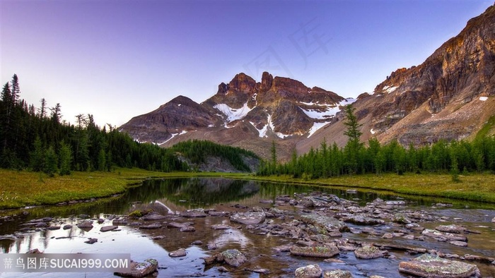 唯美湖畔山脉风景画壁纸