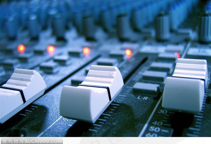 信息数据处理中心及其设备