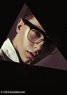 个性的时尚帅哥高清图片 个性的时尚帅哥高清图片
