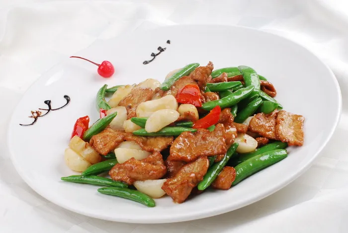  鲜马蹄蜜豆过油肉 