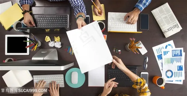 凌乱的办公桌高清摄影图片 凌乱的办公桌高清摄影图片