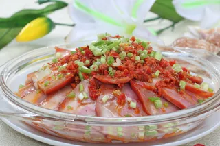 剁椒酸菜蒸肘花 22元