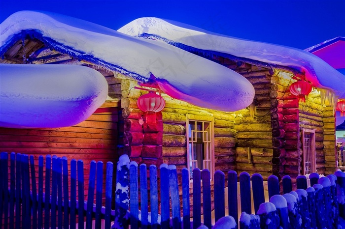 唯美乡村雪景夜景图片