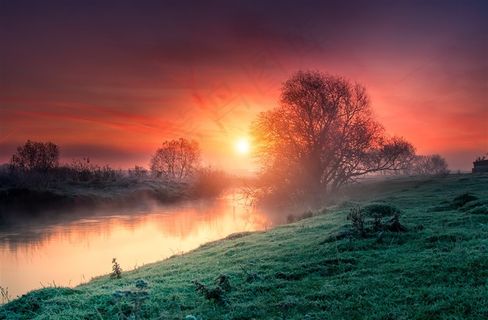 晚霞下梦幻风景