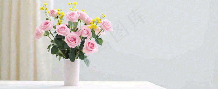 桌面花瓶花束简约情人节花束室内装饰摄影图(1712x704)