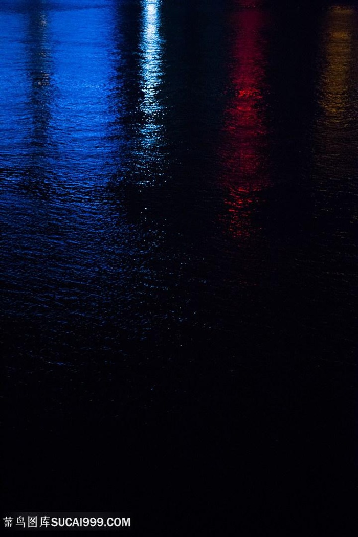 黑色暗色水面湖面灯光倒影背景
