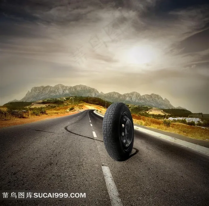 公路上的汽车轮胎图片素材