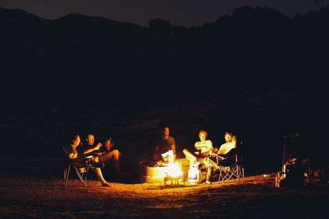 野外露营的篝火素材