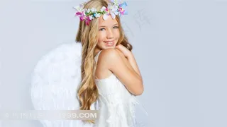 天使金发小美女