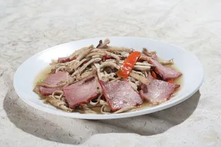 031茶树菇炒腊肉-农家院