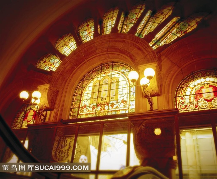 仰视奢华酒店大厅图片