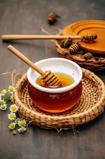 蜂蜜蜜蜂美食摄影图 蜂蜜蜜蜂美食摄影图