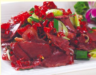 J04-0122  尖椒爆风吹牛肉