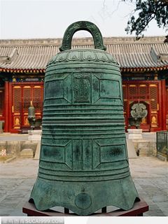 传统工艺品-长满铜锈的青铜钟