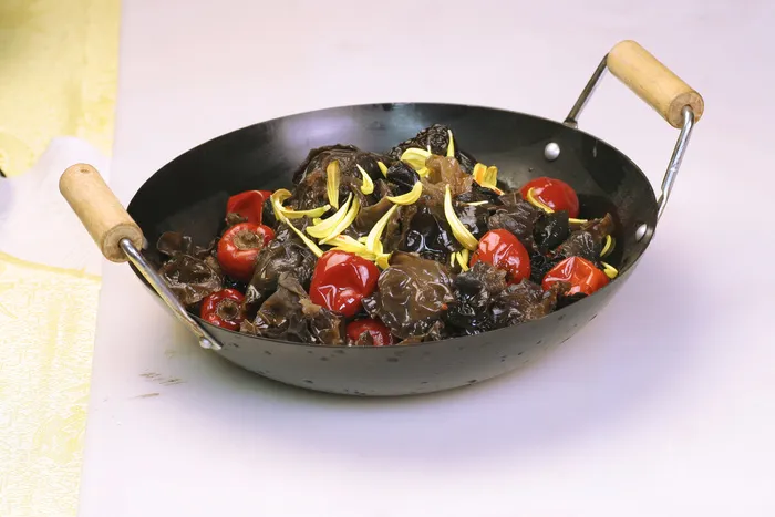 25干锅菊花黑木耳 南粤渔村