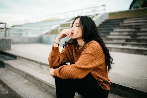 忧郁女生图片 忧郁女生图片