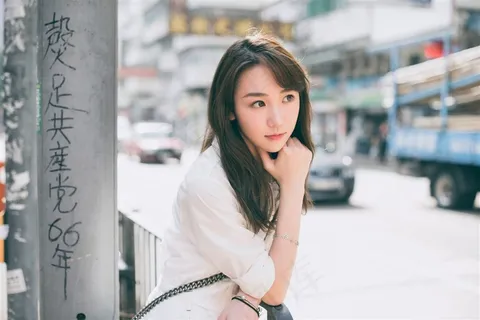 阳光可爱的少女写真图片 阳光可爱的少女写真图片