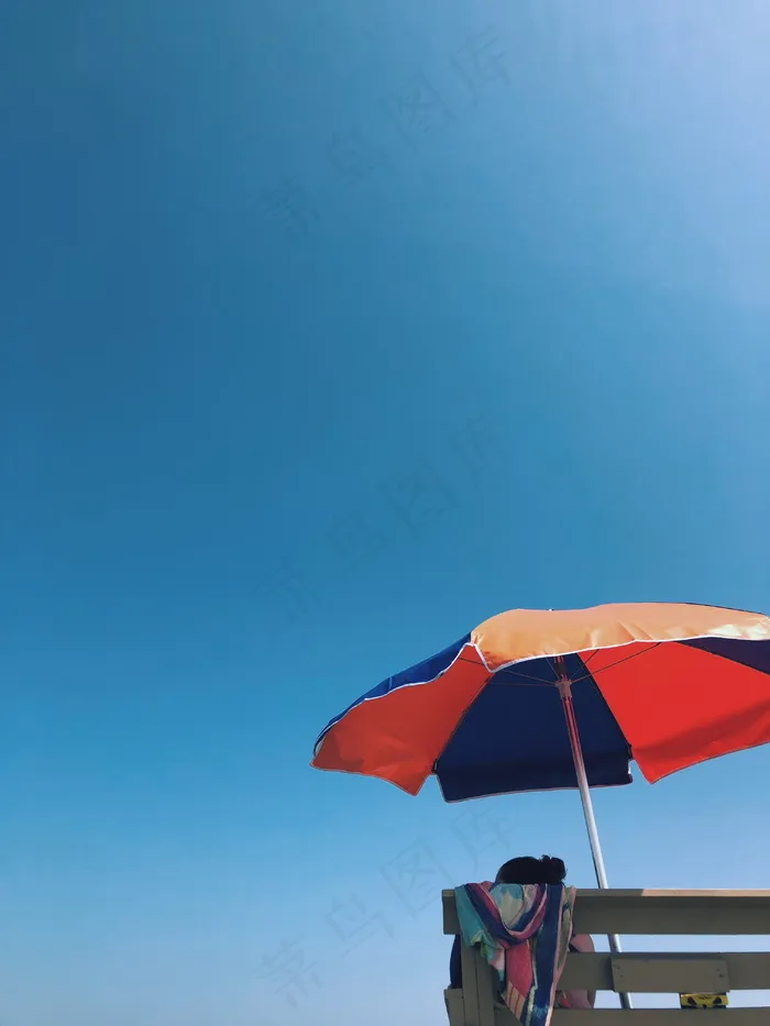 夏日遮阳伞图片
