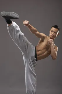 健身的中国男人 健身的中国男人