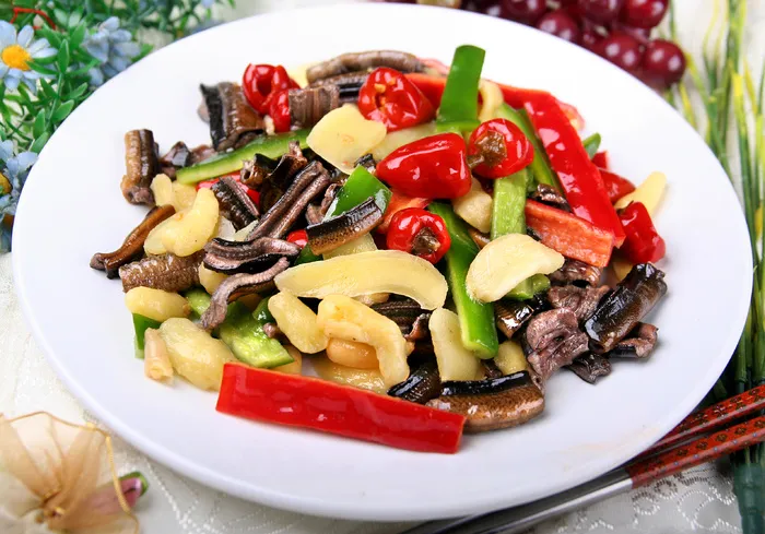 20鸡腿菇爆鳝鱼－福华