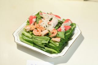 海鲜拌生菜16元