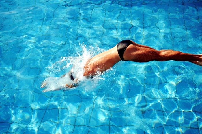 男子跳水图片下载