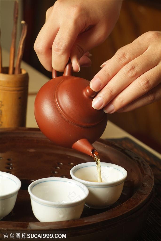 茶艺文化-倒入杯中的茶水