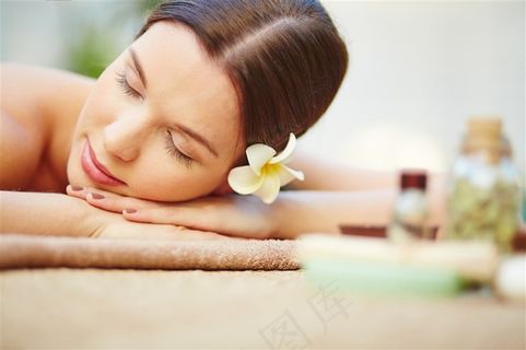正在做SPA的女人高清