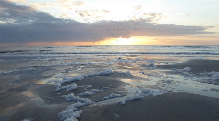 留下痕迹的海浪