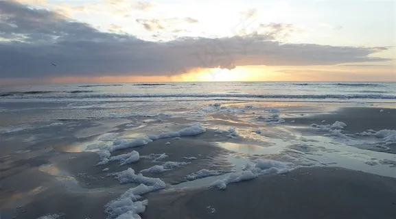 留下痕迹的海浪