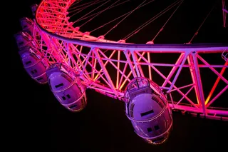 夜晚摩天轮局部图片