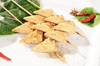 烧烤美食烤肉街边小吃油炸烤干豆腐普宁豆干